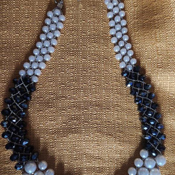 Ladies Fashion Beaded NWT Necklace Set - Picture 7 of 10